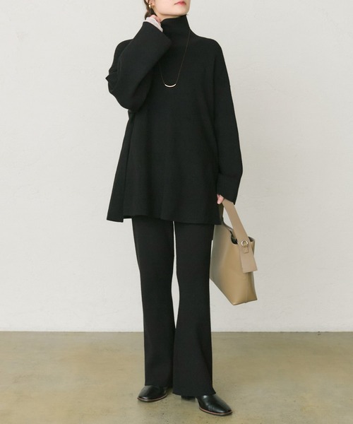 PUAL CE CIN（ピュアルセシン）の「ハイネックフレアニットプルオーバー（ニット/セーター・レディース・ブラック/グレー・FREE）」の6枚目の写真