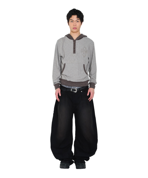 AAKAM(アーカム)の「CROS2 Contrast Button Hoodie (Gray)(パーカー・レディース・その他・1/2)」の9枚目の写真