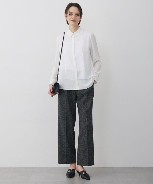 ICB（アイシービー）の「BackSatinAmunzen  異素材デザイン シャツブラウス（シャツ/ブラウス・レディース・アイボリー系/サックスブルー系・X-SMALL/SMALL/MEDIUM）」の4枚目の写真