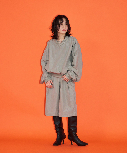 CITYSHOP（シティーショップ）の「[THE MOOD] V-NECK プルオーバー（シャツ/ブラウス・レディース・ブラック/グリーン・38/36）」の11枚目の写真