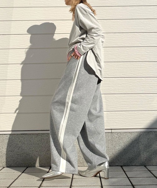 Q(キュー)の「袖口シアーロンT(Tシャツ/カットソー・レディース・ライトグレー/チャコールグレー・MEDIUM)」の20枚目の写真