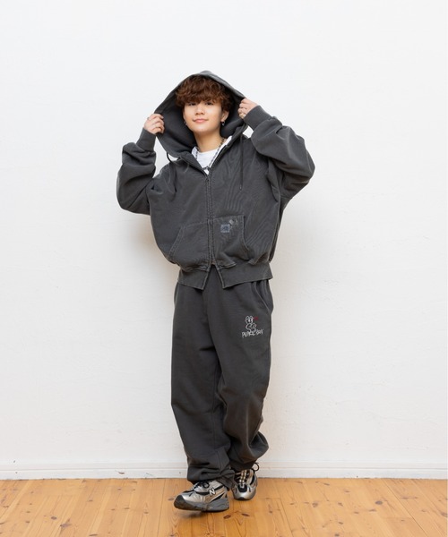 kaoyorinakami（カオヨリナカミ）の「balloon short zip hoodie / バルーンショートジップフーディ（パーカー・メンズ・ブラック/レッド/ネイビー/ブルー/グレー・MEDIUM/SMALL/X-LARGE/LARGE）」の9枚目の写真