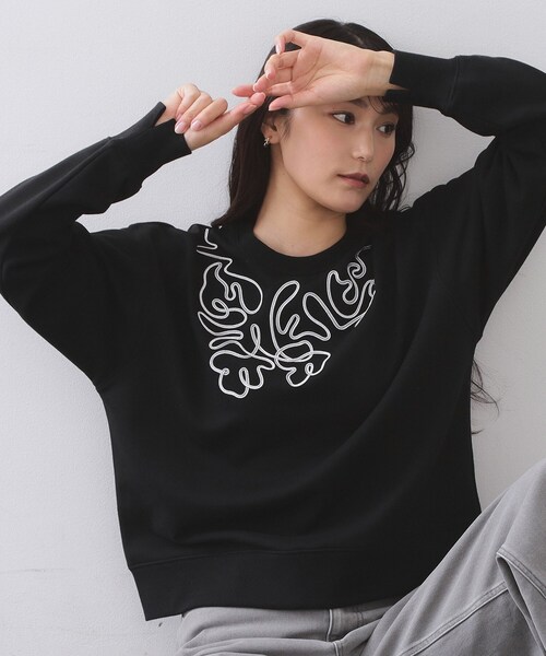 OPAQUE.CLIP（オペークドットクリップ）の「コード刺繍裏毛プルオーバー【洗濯機OK】（スウェット・レディース・グレー/ブラック・38/40）」の2枚目の写真