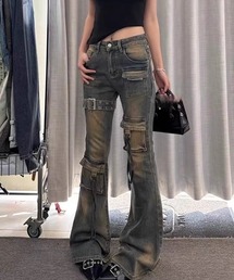 lilful（リルフル）の「ウォッシュ加工 アイレットベルト&マルチポケットデザイン フレアデニムパンツ（デニムパンツ・レディース）」
