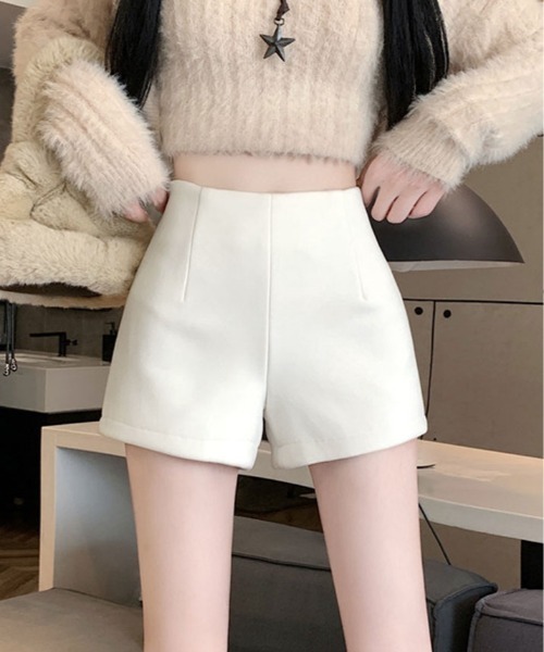 kirakiraShop(キラキラショップ)の「裏起毛 ストレッチ ショートパンツ(その他パンツ・レディース・オフホワイト/ブラック・S/M/L)」の2枚目の写真
