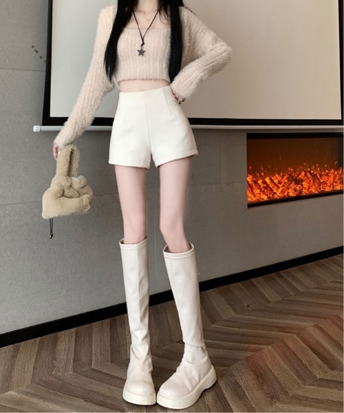 kirakiraShop(キラキラショップ)の「裏起毛 ストレッチ ショートパンツ(その他パンツ・レディース・オフホワイト/ブラック・S/M/L)」の5枚目の写真
