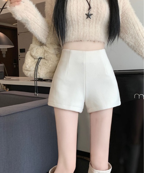 kirakiraShop(キラキラショップ)の「裏起毛 ストレッチ ショートパンツ(その他パンツ・レディース・オフホワイト/ブラック・S/M/L)」の6枚目の写真