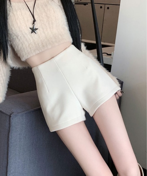 kirakiraShop(キラキラショップ)の「裏起毛 ストレッチ ショートパンツ(その他パンツ・レディース・オフホワイト/ブラック・S/M/L)」の7枚目の写真