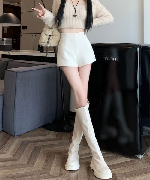 kirakiraShop(キラキラショップ)の「裏起毛 ストレッチ ショートパンツ(その他パンツ・レディース・オフホワイト/ブラック・S/M/L)」の8枚目の写真