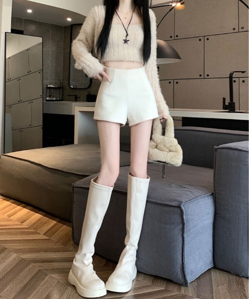 kirakiraShop(キラキラショップ)の「裏起毛 ストレッチ ショートパンツ(その他パンツ・レディース・オフホワイト/ブラック・S/M/L)」の11枚目の写真