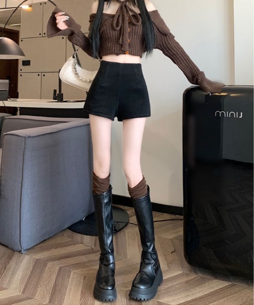 kirakiraShop(キラキラショップ)の「裏起毛 ストレッチ ショートパンツ(その他パンツ・レディース・オフホワイト/ブラック・S/M/L)」の16枚目の写真