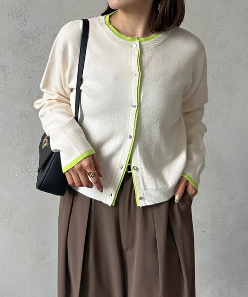 Thevon（ゼボン）の「レイヤード風配色クルーニットカーディガン（カーディガン/ボレロ・レディース・グレー/アイボリー/ブラック/ベージュ・FREE）」の6枚目の写真