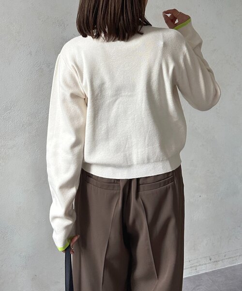 Thevon（ゼボン）の「レイヤード風配色クルーニットカーディガン（カーディガン/ボレロ・レディース・グレー/アイボリー/ブラック/ベージュ・FREE）」の8枚目の写真