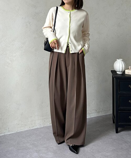 Thevon（ゼボン）の「レイヤード風配色クルーニットカーディガン（カーディガン/ボレロ・レディース・グレー/アイボリー/ブラック/ベージュ・FREE）」の10枚目の写真