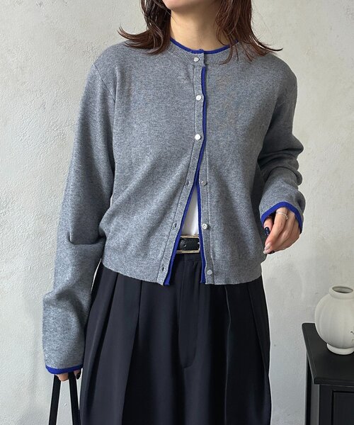 Thevon（ゼボン）の「レイヤード風配色クルーニットカーディガン（カーディガン/ボレロ・レディース・グレー/アイボリー/ブラック/ベージュ・FREE）」の21枚目の写真