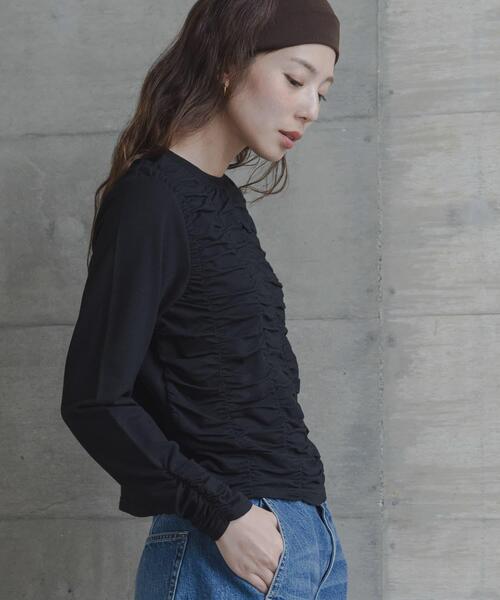 URBAN RESEARCH Sonny Label(アーバンリサーチサニーレーベル)の「シャーリングデザインプルオーバー(Tシャツ/カットソー・レディース・ブラック/オフホワイト・FREE)」の2枚目の写真