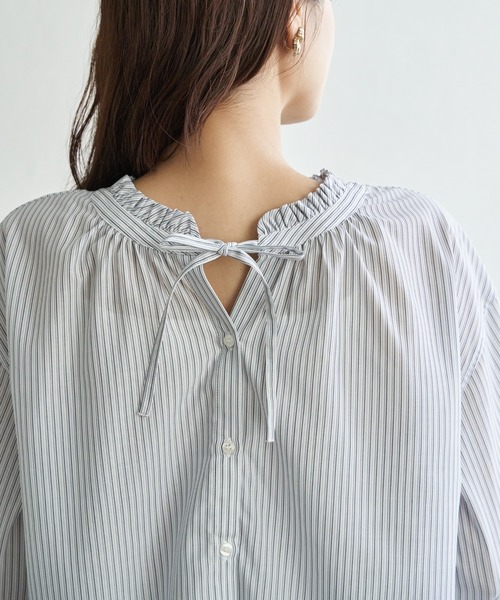 ikka（イッカ）の「襟フリルリボン2WAYブラウス（シャツ/ブラウス・レディース・オフホワイト/グレイッシュベージュ/ライトグリーン/ライトグレー/ブルー・M/L/S）」の8枚目の写真
