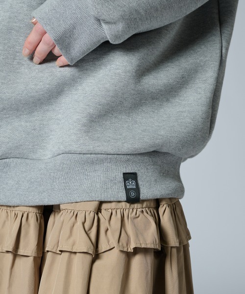 DOUBLE STANDARD CLOTHING(ダブルスタンダードクロージング)の「Dワッペン 裏起毛プルオーバー(WEB限定)(スウェット・レディース・ブラック/グレー・FREE)」の12枚目の写真