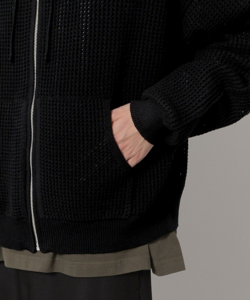LAKOLE（ラコレ）の「ニットメッシュZIPパーカー / 654120（パーカー・メンズ・グレー/セージグリーン/ブラック・MEDIUM/LARGE）」の12枚目の写真