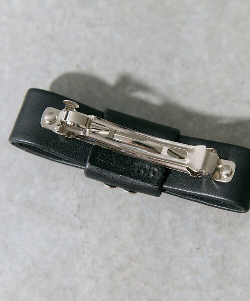 TOGA PULLA（トーガ　プルラ）の「【TOGA PULLA/トーガプルラ】Concho leather barrette/コンチョレザーバレッタ（バレッタ/ヘアクリップ・レディース・ブラック・FREE）」の7枚目の写真
