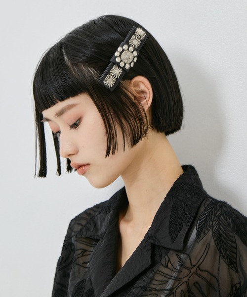 TOGA PULLA/トーガプルラ】Concho leather barrette/コンチョレザー