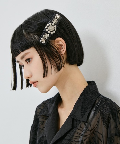 TOGA PULLA/トーガプルラ】Concho leather barrette/コンチョレザー