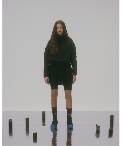 F/CE. （エフシーイー）の「F/CE. ARC PLEAT SKIRT / エフシーイー アーク プリーツ スカート（スカート・レディース・ブラック/グレー・SMALL）」の2枚目の写真