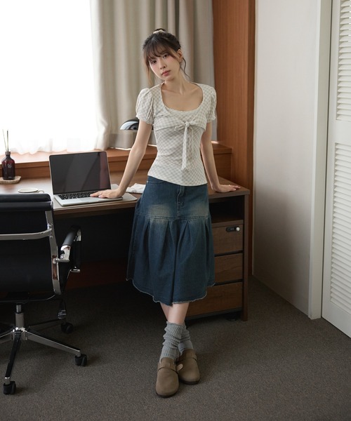 UNE MANSION(ユヌマンション)の「ラブリーフロントリボンチェックブラウスカットソー(Tシャツ/カットソー・レディース・アイボリー/チャコール/ベージュ・FREE)」の17枚目の写真