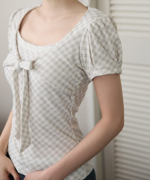 UNE MANSION(ユヌマンション)の「ラブリーフロントリボンチェックブラウスカットソー(Tシャツ/カットソー・レディース・アイボリー/チャコール/ベージュ・FREE)」の13枚目の写真