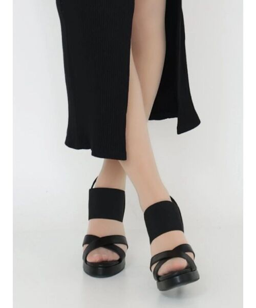 EATME（イートミー）の「クロスサンダル（サンダル・レディース・ブラック/アイボリー・SMALL/LARGE/MEDIUM）」の2枚目の写真