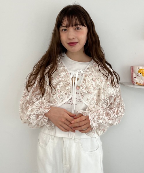 MORE self LOVE(モアセルフラブ)の「レースフリルカーディガン(カーディガン/ボレロ・レディース・ホワイト×ピンク/ピンク/オフホワイト・FREE)」の7枚目の写真