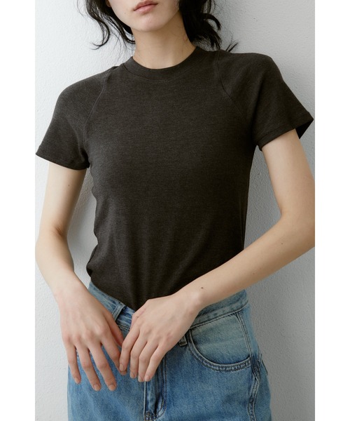 ANF.MUU(アンフムー)の「ラグランスリーブコンパクトTシャツ(Tシャツ/カットソー・レディース・チャコールグレー/ブラウン/ホワイト・FREE)」の1枚目の写真