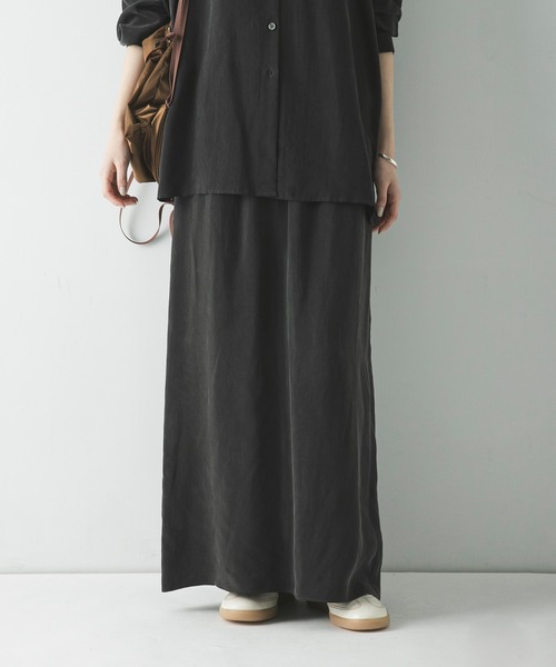 URBAN RESEARCH（アーバンリサーチ）の「キュプラギャザーIラインスカート（スカート・レディース・ライトベージュ/チャコールグレー/ブラック・38/36）」の3枚目の写真