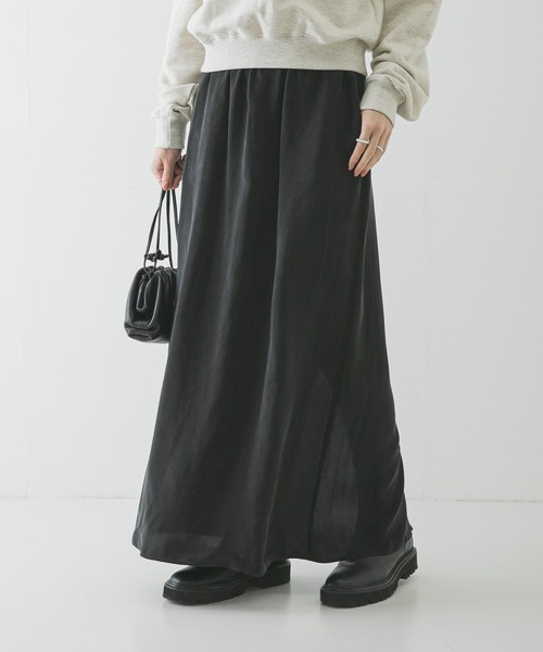 URBAN RESEARCH（アーバンリサーチ）の「キュプラギャザーIラインスカート（スカート・レディース・ライトベージュ/チャコールグレー/ブラック・38/36）」の2枚目の写真