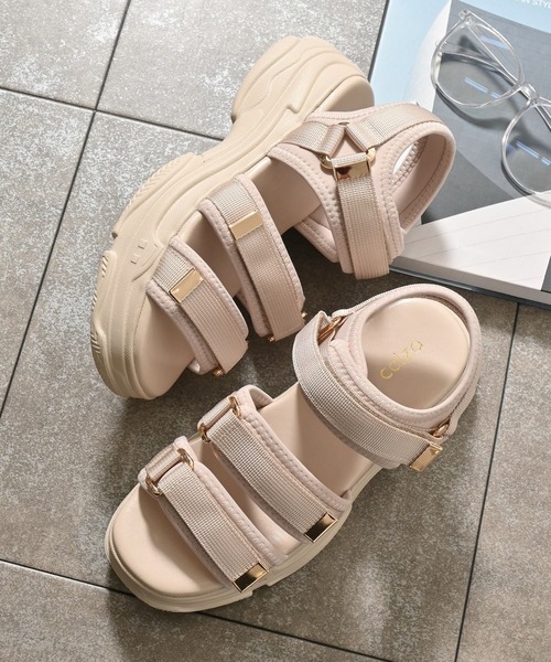 Honeys（ハニーズ）の「金具使い厚底サンダル（サンダル・レディース・ベージュ/ブラック×ホワイト/ベージュ系その他/アイボリー/ブラック・L/LL/M/S）」の4枚目の写真