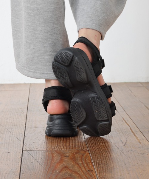 Honeys（ハニーズ）の「金具使い厚底サンダル（サンダル・レディース・ベージュ/ブラック×ホワイト/ベージュ系その他/アイボリー/ブラック・L/LL/M/S）」の9枚目の写真