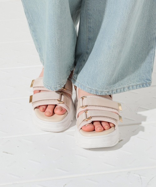 Honeys（ハニーズ）の「金具使い厚底サンダル（サンダル・レディース・ベージュ/ブラック×ホワイト/ベージュ系その他/アイボリー/ブラック・L/LL/M/S）」の11枚目の写真