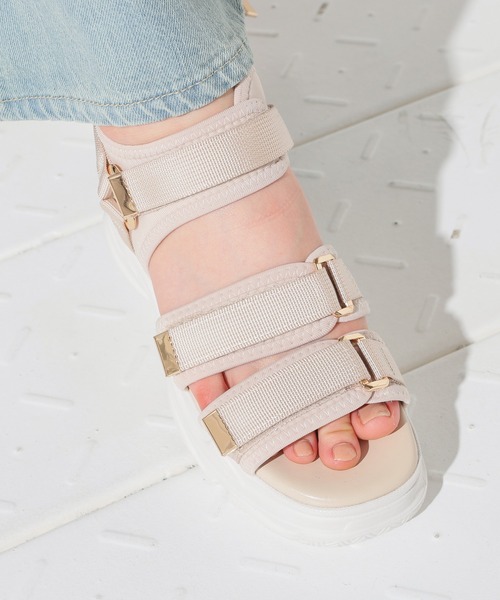 Honeys（ハニーズ）の「金具使い厚底サンダル（サンダル・レディース・ベージュ/ブラック×ホワイト/ベージュ系その他/アイボリー/ブラック・L/LL/M/S）」の14枚目の写真