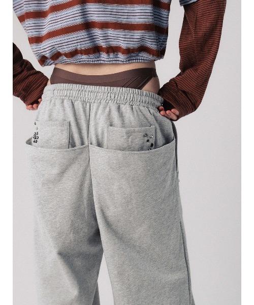 ELCHELE（エルチェレ）の「FRENCH TERRY STUDS PANTS（スウェットパンツ・レディース・ヘザーグレー/ブラック・38/36）」の6枚目の写真