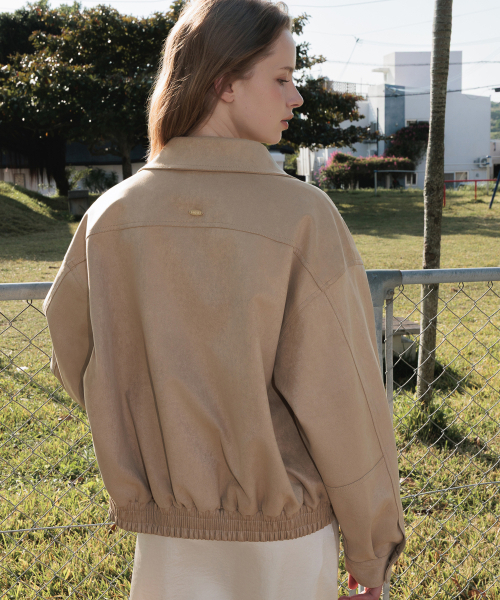 DEHEVE（デヘヴェ）の「Back Logo Suede Jacket [Beige]（その他アウター・レディース・Beige・FREE）」の4枚目の写真