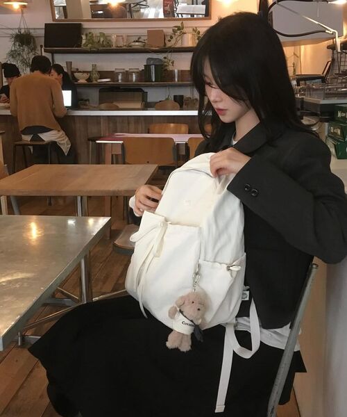 COVERNAT WOMAN(カバーナットウーマン)の「クローバーハート シャーリングナイロンバックパック ベージュ(バックパック/リュック・レディース・その他・F)」の7枚目の写真