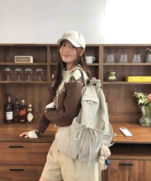 COVERNAT WOMAN(カバーナットウーマン)の「クローバーハート シャーリングナイロンバックパック ベージュ(バックパック/リュック・レディース・その他・F)」の6枚目の写真