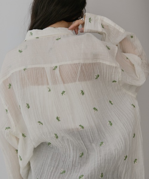 Aunt Marie's(アントマリーズ)の「フラワー刺繍オーバーサイズシアーシャツ【セットアップ対応可能】(シャツ/ブラウス・レディース・アイボリー/ブラック・FREE)」の16枚目の写真