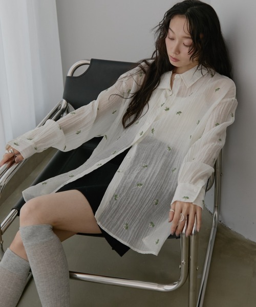 Aunt Marie's(アントマリーズ)の「フラワー刺繍オーバーサイズシアーシャツ【セットアップ対応可能】(シャツ/ブラウス・レディース・アイボリー/ブラック・FREE)」の13枚目の写真