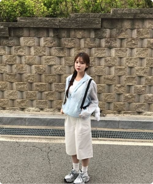 I.O.E(アイオイ)の「ドットデザイン シアーフーディージャケット(マウンテンパーカー・レディース・ホワイト/ブルー・FREE)」の18枚目の写真