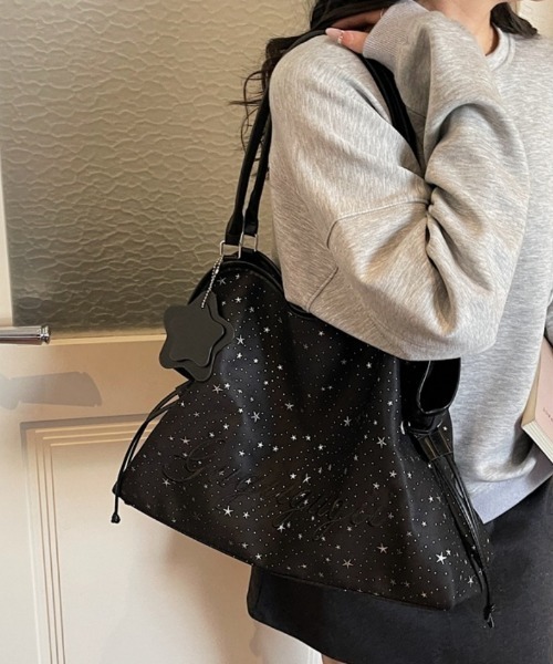 Ritzy（リッツィー）の「星柄2WAYトートバッグ レディース 4色展開（トートバッグ・レディース・ブラック/ピンク/ホワイト/シルバー・FREE）」の10枚目の写真