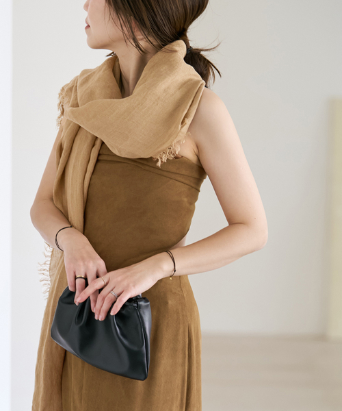 plage（プラージュ）の「suede mini ストール（バンダナ/スカーフ・レディース・キャメル・FREE）」の6枚目の写真