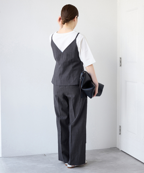 IENA(イエナ)の「《セットアップ対応》ウォッシャブル リネン混シェイプジレ(ベスト・レディース・ブラック/ベージュ・FREE)」の15枚目の写真