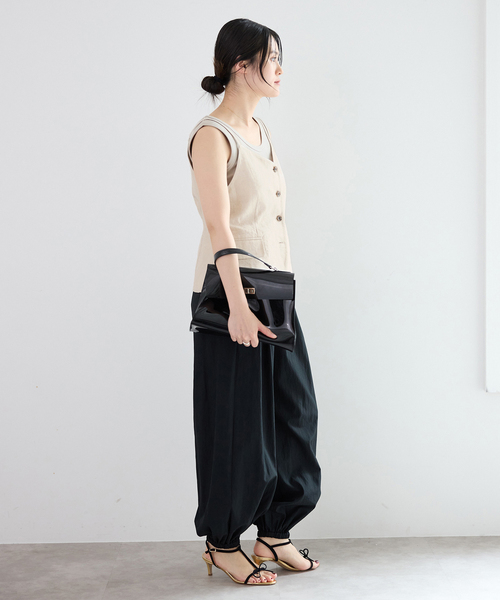 IENA(イエナ)の「《セットアップ対応》ウォッシャブル リネン混シェイプジレ(ベスト・レディース・ブラック/ベージュ・FREE)」の18枚目の写真