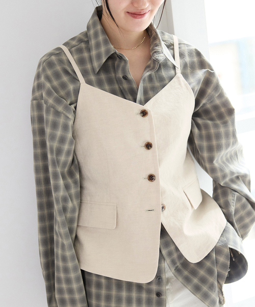 IENA(イエナ)の「《セットアップ対応》ウォッシャブル リネン混シェイプジレ(ベスト・レディース・ブラック/ベージュ・FREE)」の21枚目の写真
